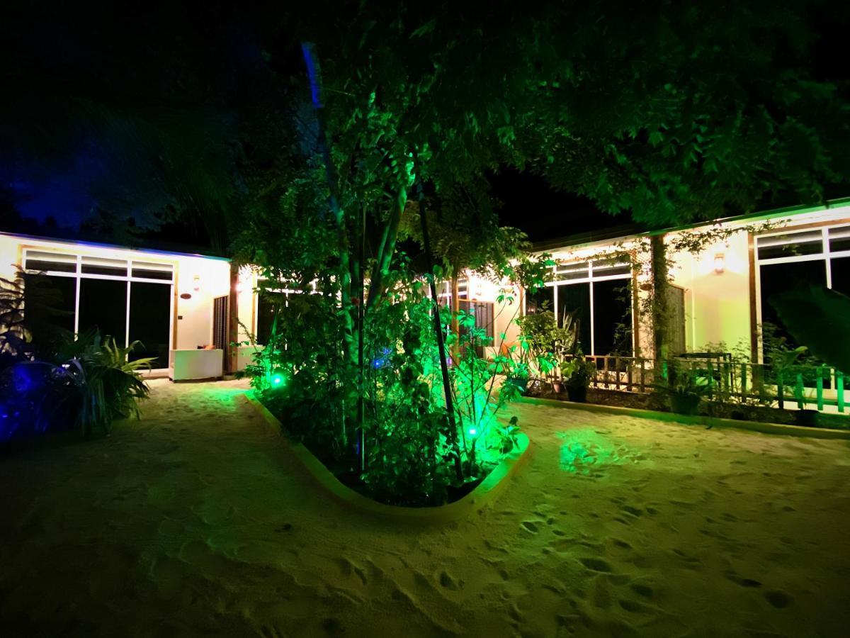 Manta Dhangethi Extérieur photo