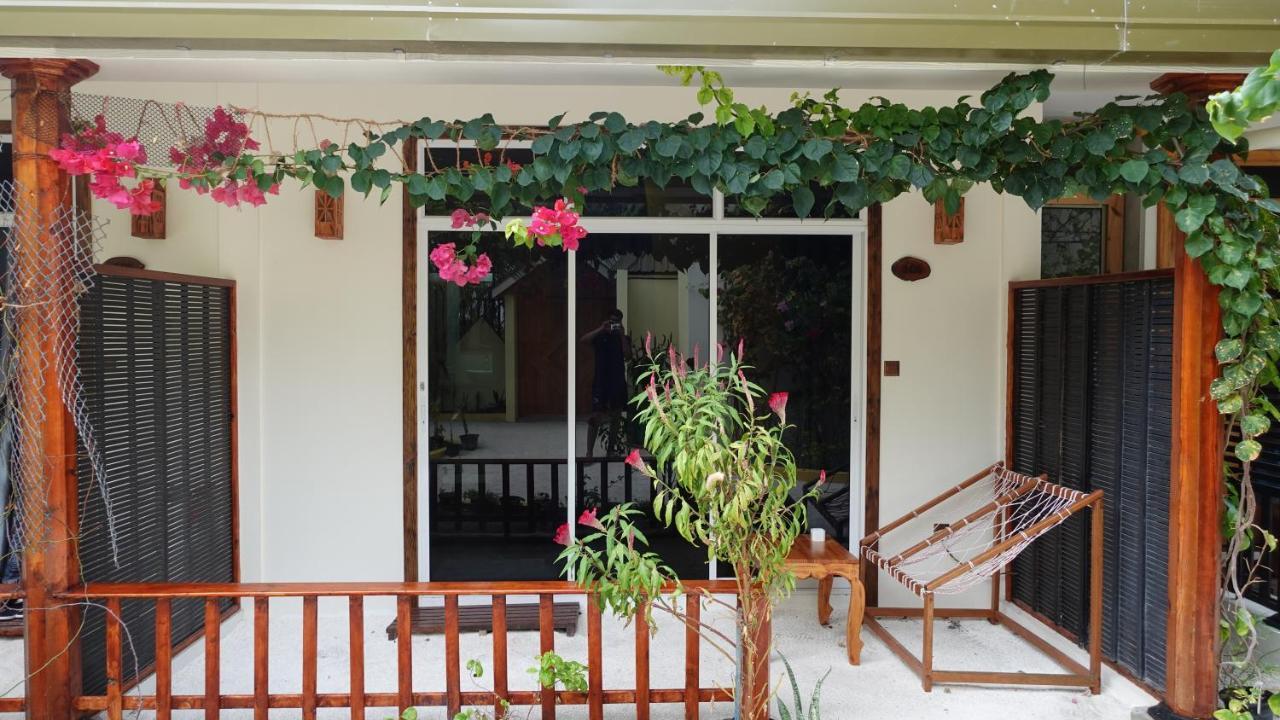 Manta Dhangethi Extérieur photo
